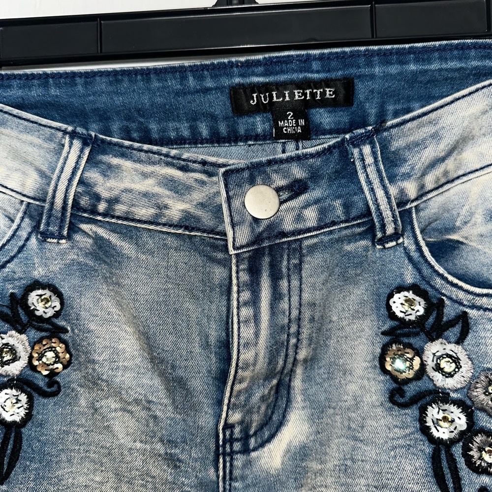 Embroidered Skinny Jeans with Black Floral Design - Picture 6 of 8